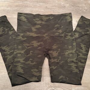 SPANX Kids' Green Camouflage Leggings